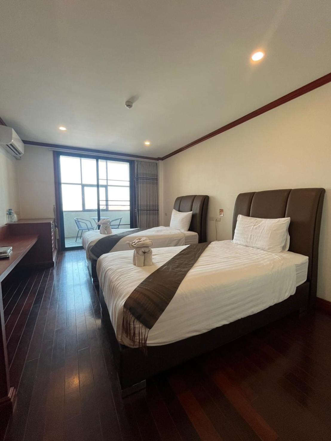 Nakhone Champa Hotel Паксе Екстериор снимка