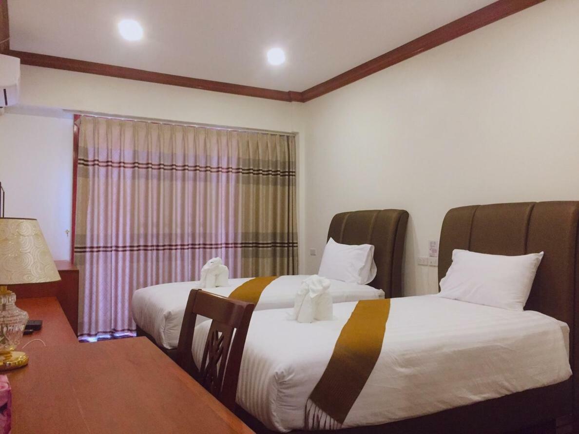 Nakhone Champa Hotel Паксе Екстериор снимка